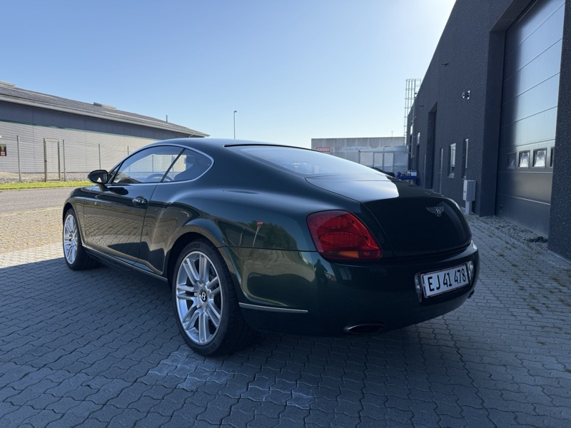 Bentley Continental GT side